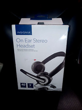 Insignia Deluxe Stereo PC Headset With Microphone NS-PAH5205 40m picture