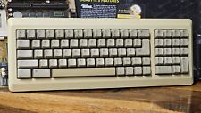 Apple Computer, Inc / VINTAGE KEYBOARD - MODEL NUMBER: M0110A / MADE IN USA picture