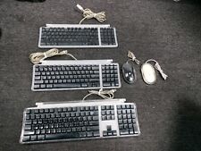 2x Apple M2452 1x Apple M7803 Wired USB Keyboard 2x Apple M5769 USB Mouse picture