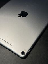 Apple iPad Pro 1st Gen. 64GB, Wi-Fi + 4G (Unlocked), 10.5 in - Space Gray Broken picture
