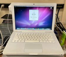 Vintage Apple MacBook 13-inch December 2008 2.1GHz Intel Core 2 Duo (MB402LL/B) picture