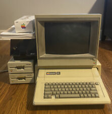 Apple IIe A2S2064 Vintage Personal Computer picture