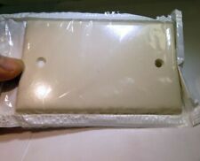Leviton 1‑Gang Blank Wall Plate 78014 Light Almond picture