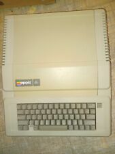 Rare Vintage CANADIAN French/English Apple IIE Ex condition - Tested and Working picture
