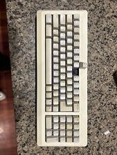 Apple M0110A Keyboard picture