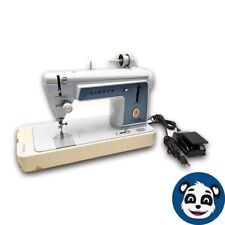 SINGER Deluxe 629,  Vintage Sewing Machine , W/Foot Pedal, 