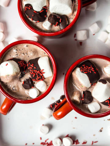 Hot+Cocoa+with+Chocolate+Dipped+Marshmallows.jpg