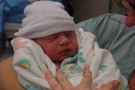 My_son_at_approximately_5_minutes_old....jpg