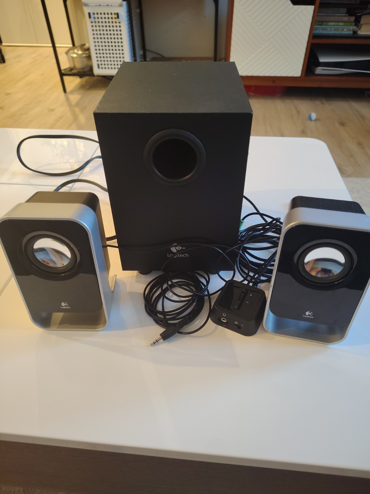 Logitech LS21 2.1 Multimedia Speaker System Subwoofer Desktop PC Speakers