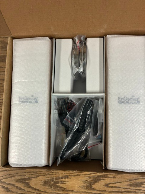 EnGenius ENH500 KIT Long Range Wireless AC867 Outdoor CPE 