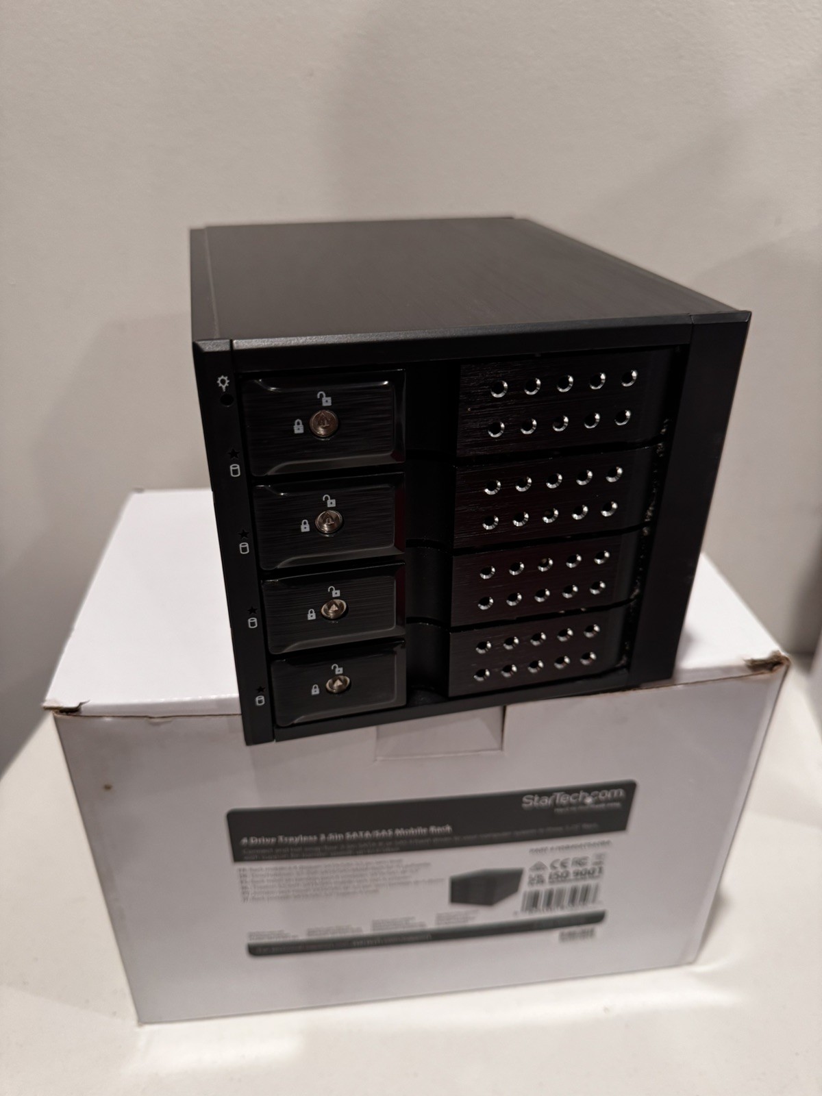 StarTech 4 Bay Aluminum Trayless Hot Swap Mobile Rack Backplane for 3.5" HDDs