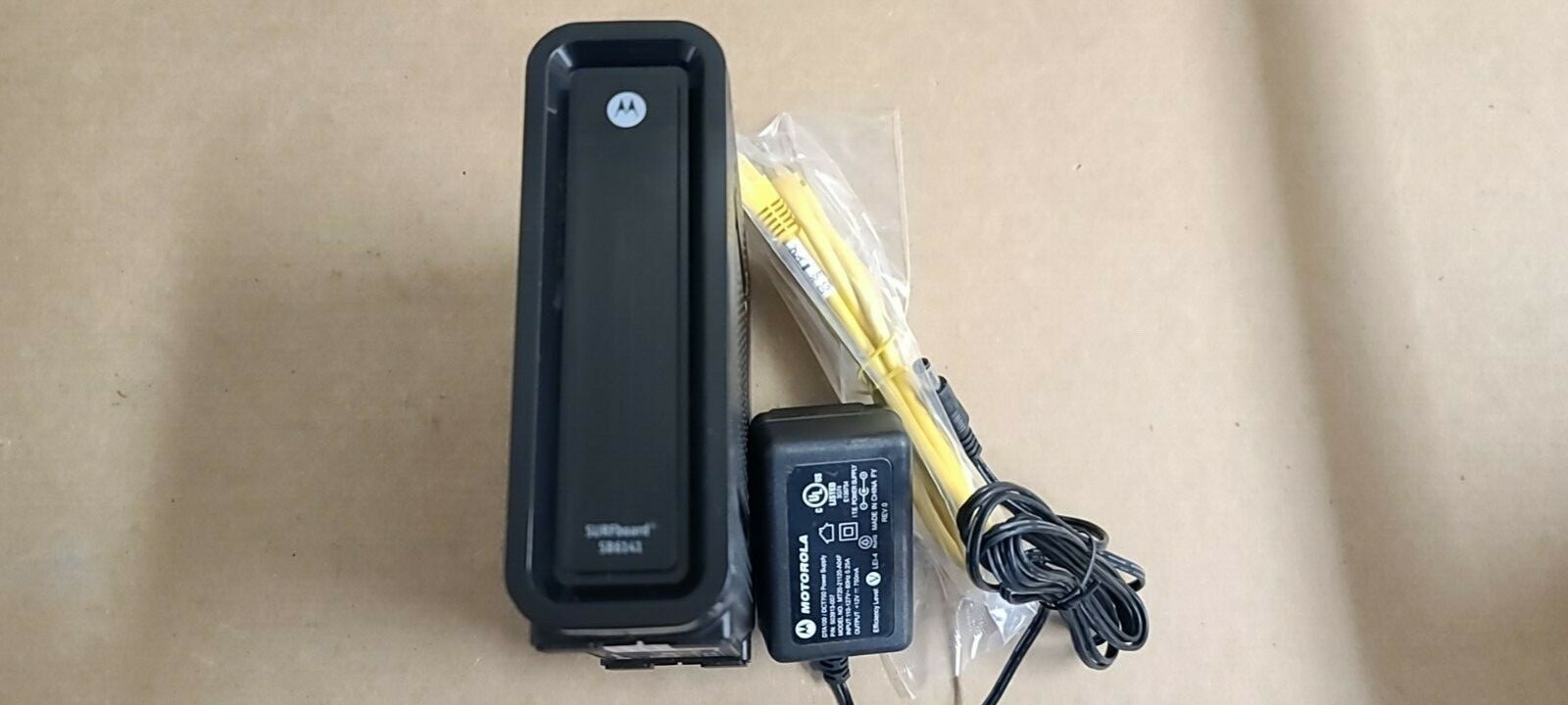 A lot of 10 Motorola  SURFboard SB6141 8x4 DOCSIS 3.0 Cable Modem (w/ac & cat5)