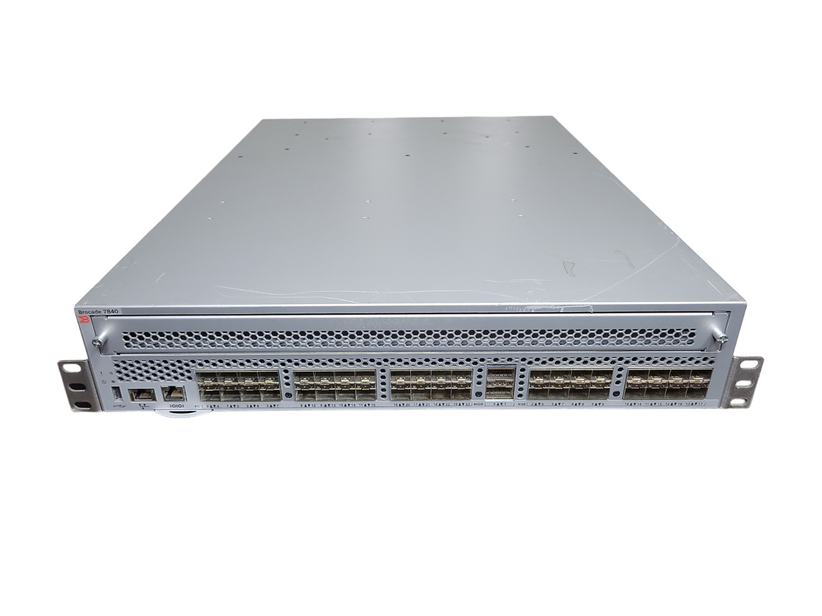 Brocade 7840 Extension Switch 24x 16Gbps Fibre Channel 16x 10GbE 2x 40GbE