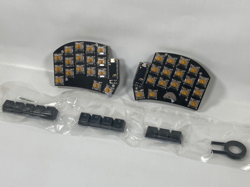 Ferris Sweep Custom Split Mechanical Keyboard Kit with Gazzew Boba U4T Switches