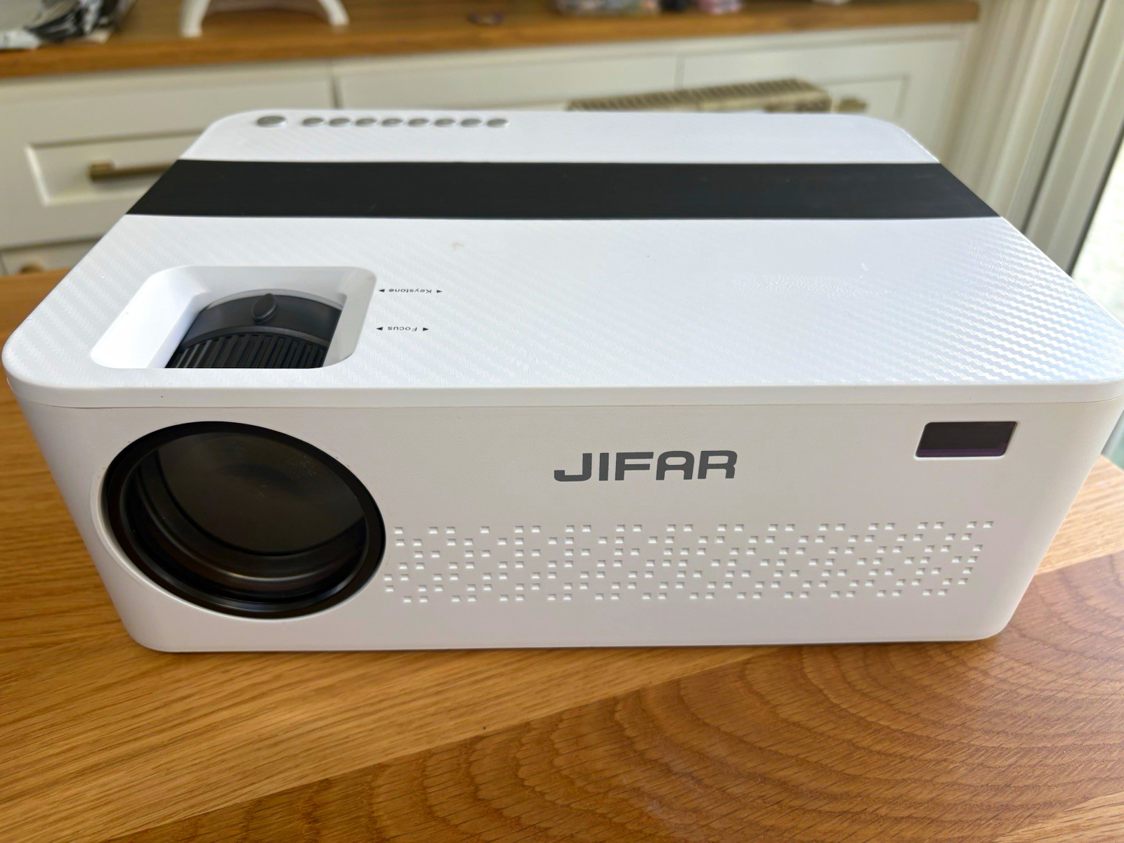JIFAR Screen Mirroring Edition Desktop Projector White/Black w/ Carry Case