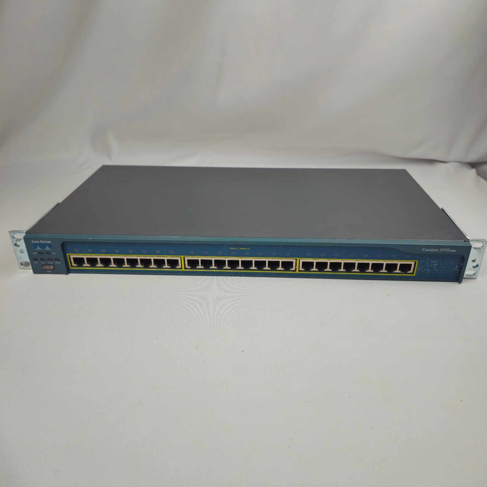 Cisco Catalyst 2950 Series 24-Port Fast Ethernet Switch WS-C2950-24 Tested Works