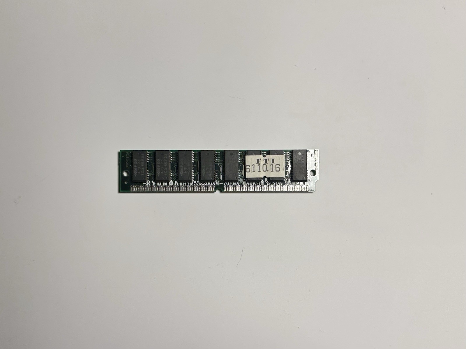 Hyundai HYM532200AM-70FMA 8MB RAM Module – Used, Working When Pulled
