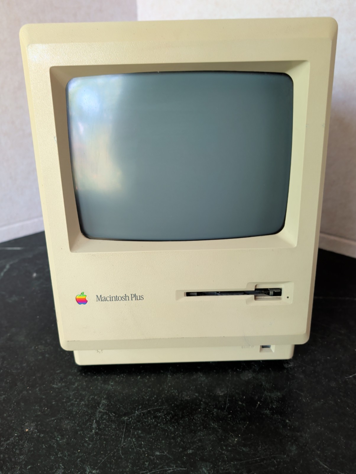 Vintage Apple Macintosh Plus 1MB M0001A Computer For Parts Repair Untested