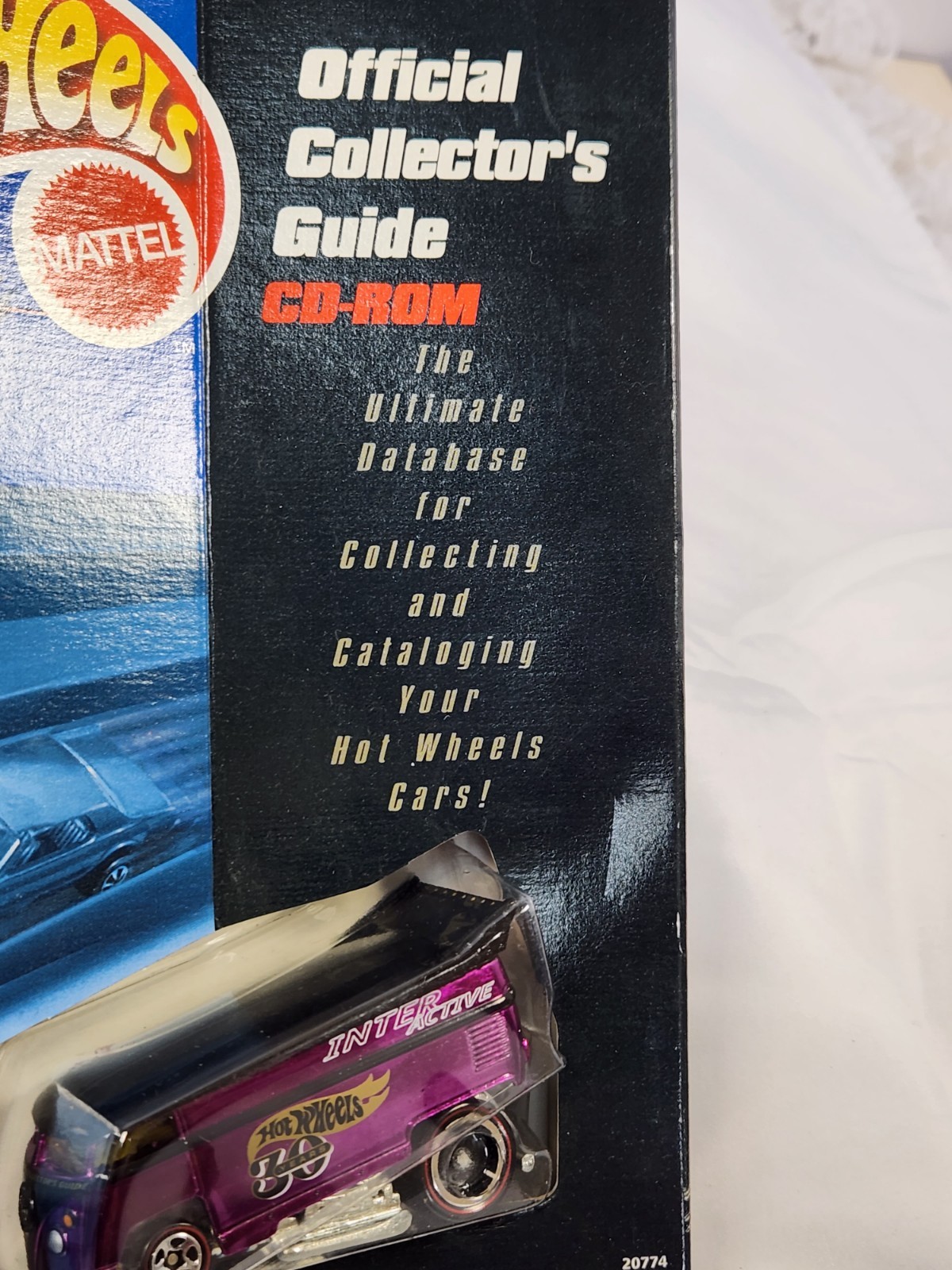 Hot Wheels Collector's Guide CD ROM With VW Interactive Drag Bus Purple UNOPENED