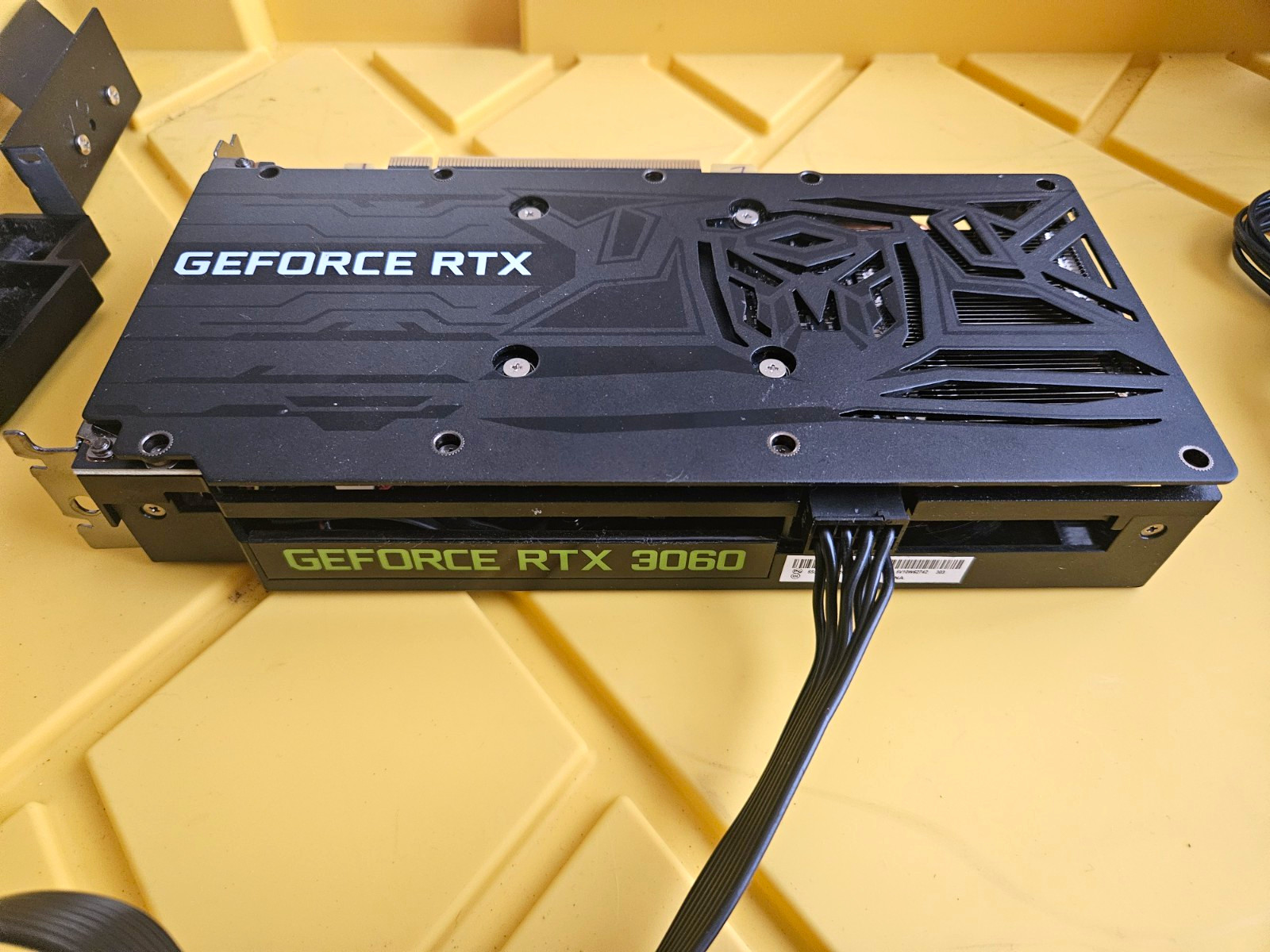 Lenovo GeForce RTX 3060 NVIDIA GPU 8-Pin PCIe x16 HDMI DP Fan Heatsink