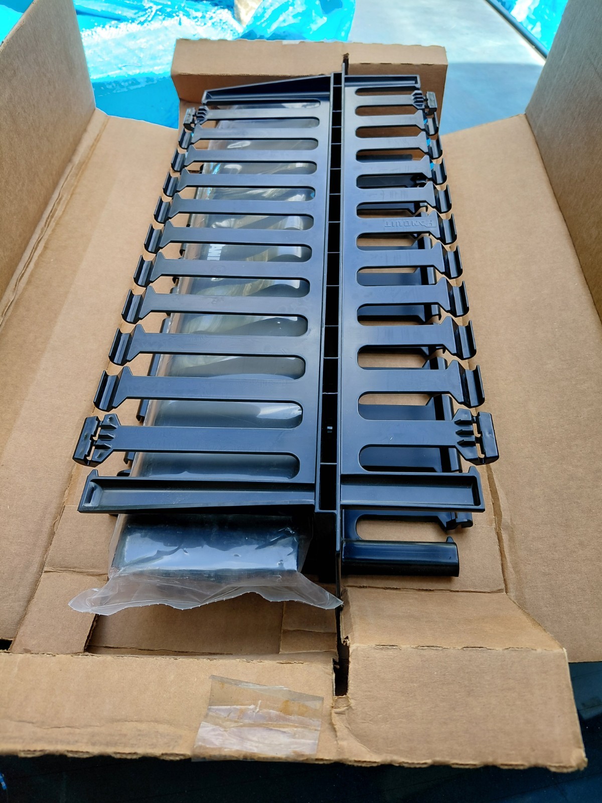 Panduit PAN-NET WMPH2E PatchLink Horizontal Cable Manager 2RU 19 in