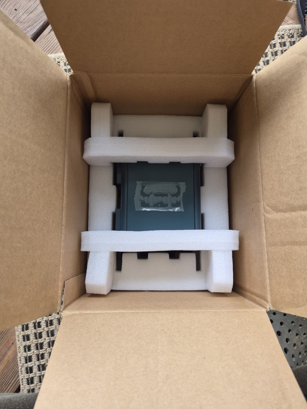 Cisco IE 3000 IE-3000-4TC Rack-Mount 4-Port Fast Ethernet RJ-45 Switch