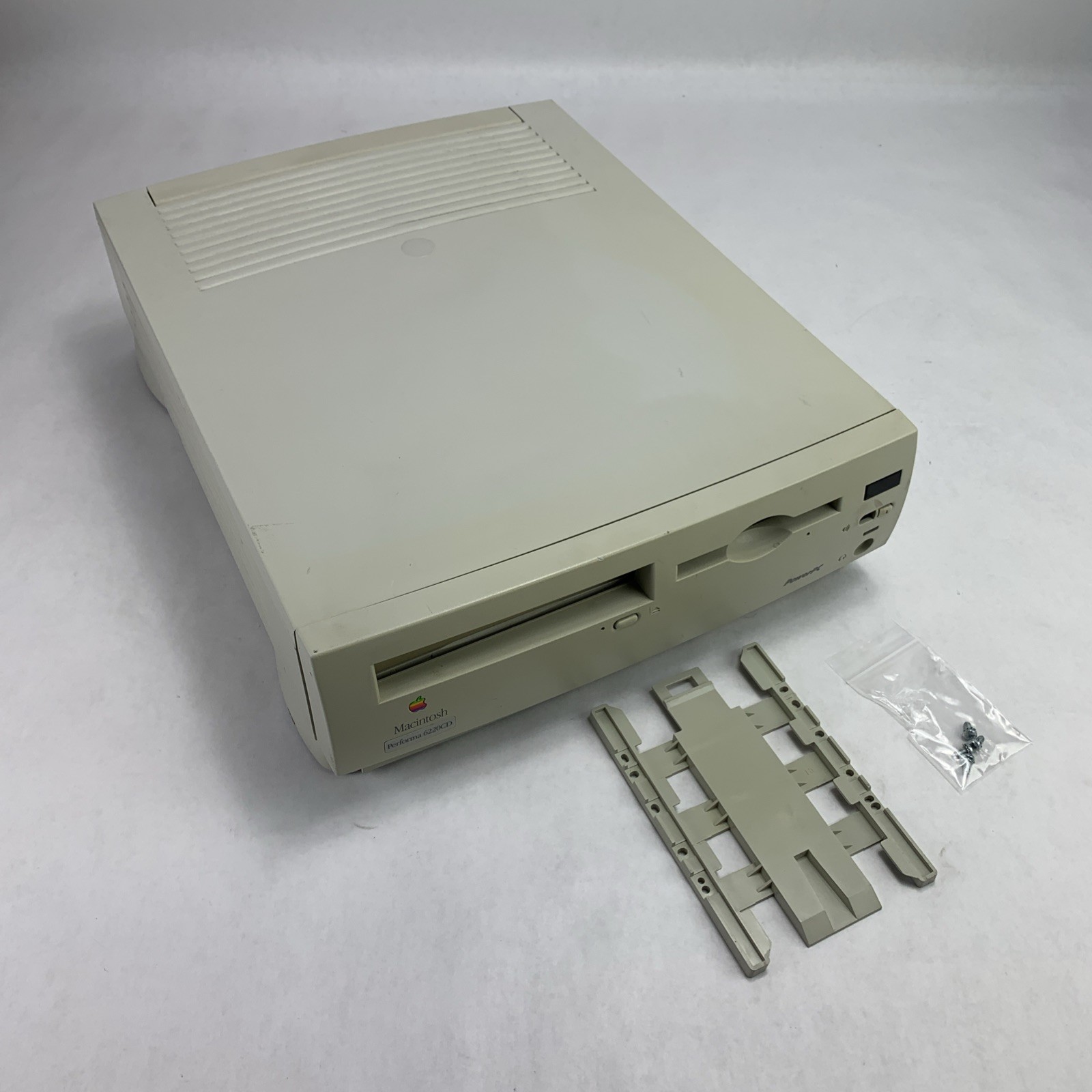 Macintosh Performa 6220CD - No HDD NO OS - Missing Volume Button- CD Drive Stuck