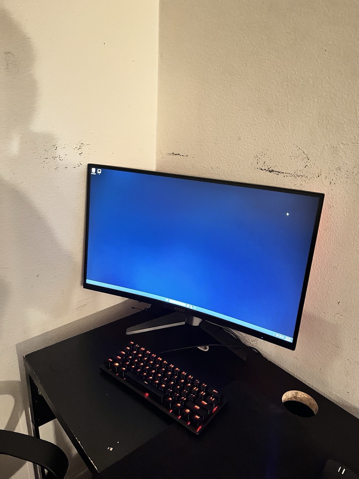 MSI Optix MAG27CQ 27 inch WQHD 144Hz Curved Gaming Monitor Wide View True Colors
