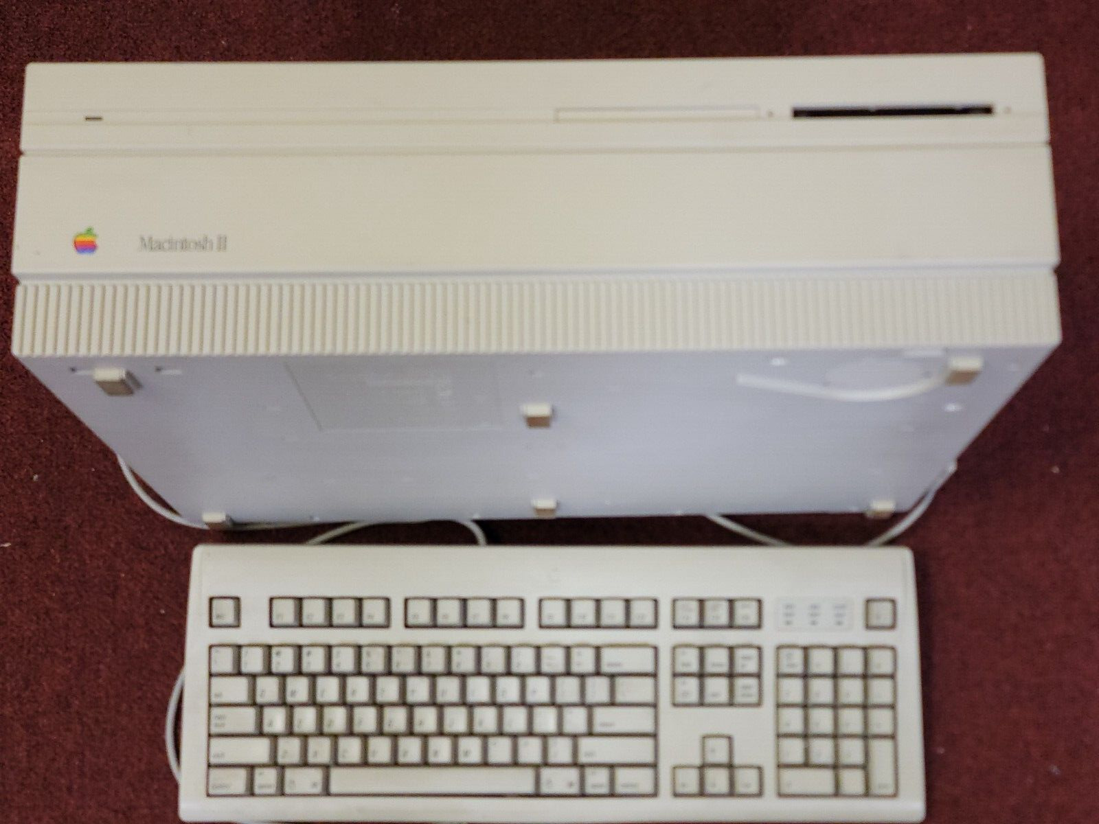 Apple Macintosh II M5000 Home computer, 8MB RAM 250MB HD OS 7.5  and keyboard