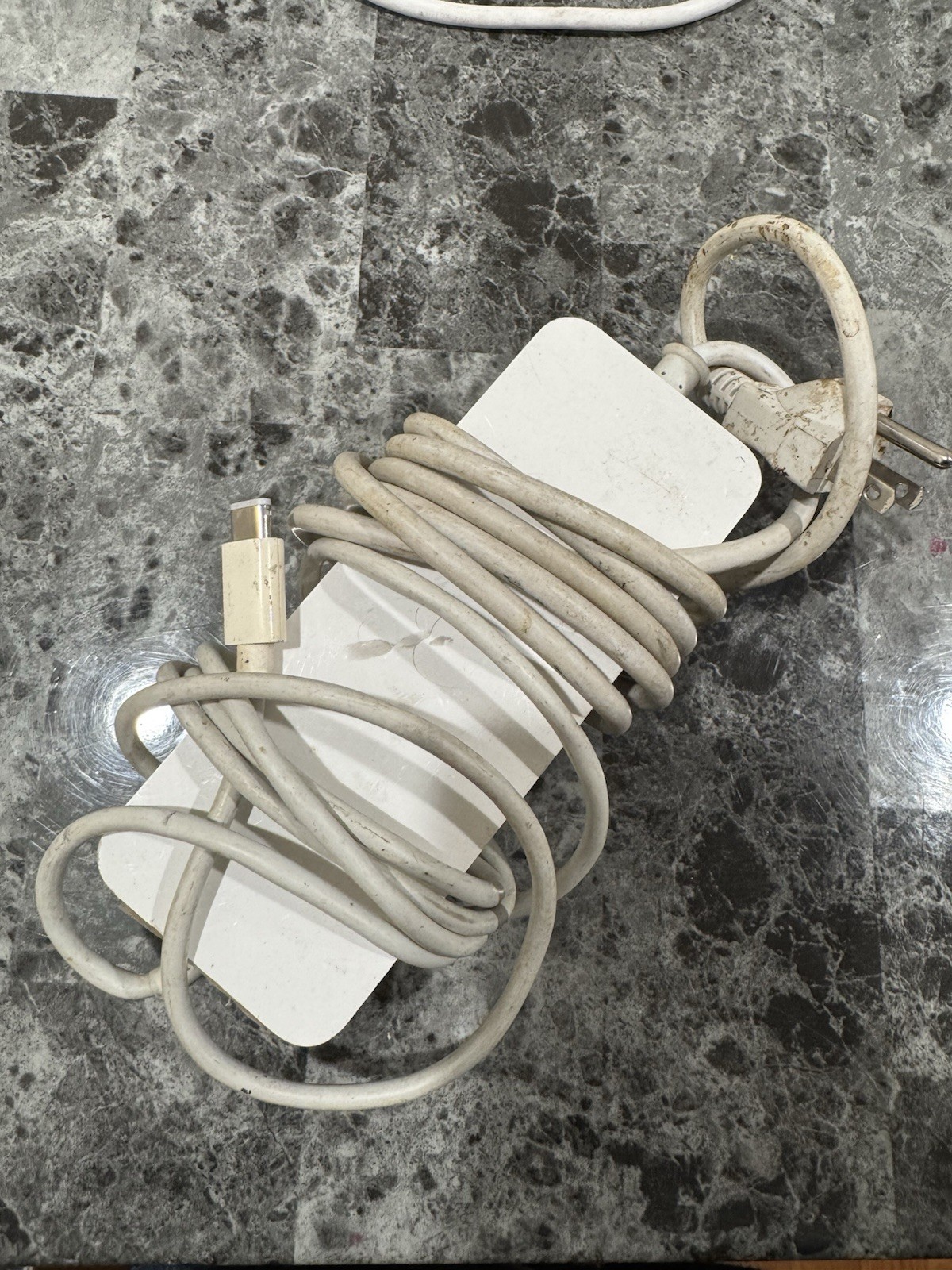Original Apple Mac Mini 85W Power Adapter A1105
