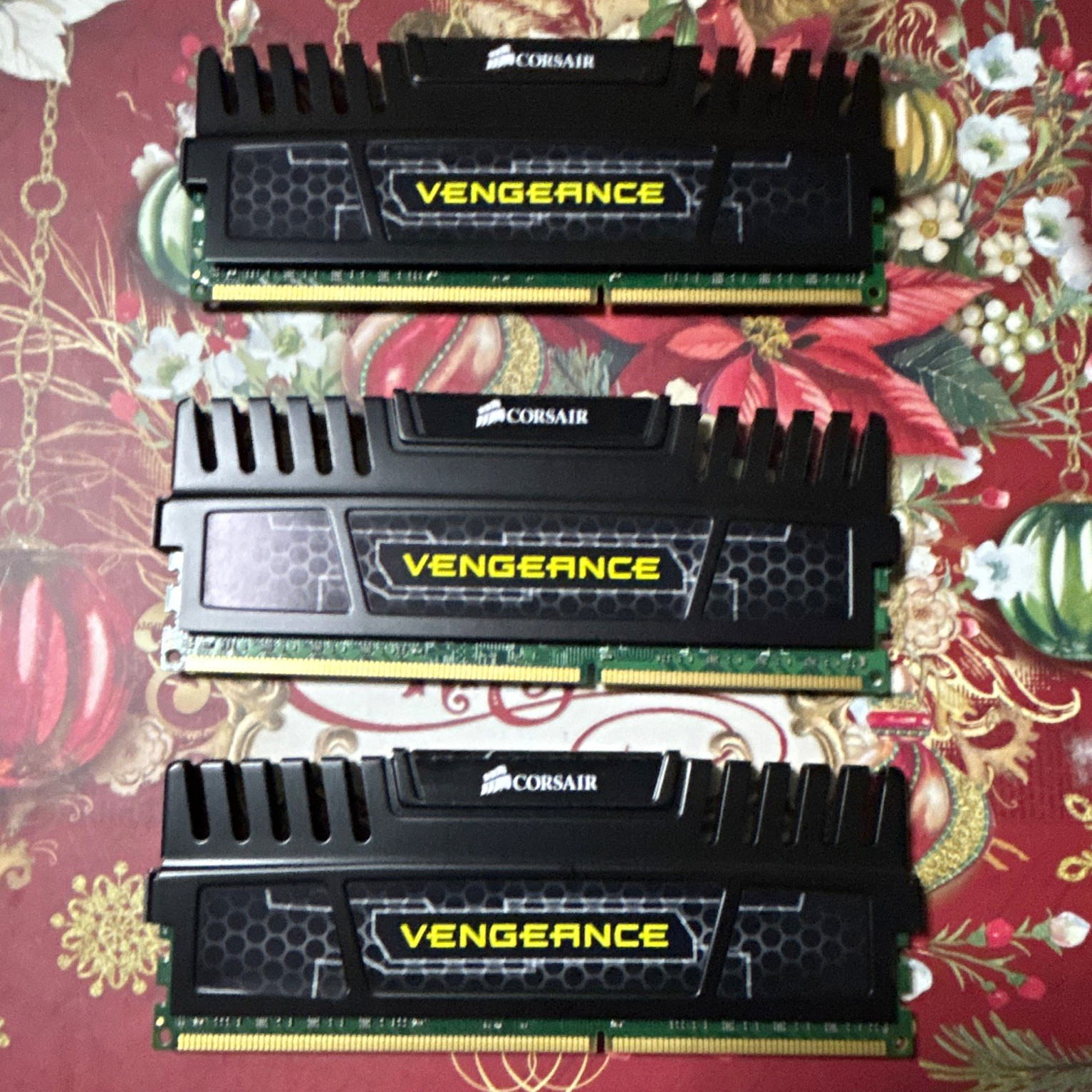 Corsair Vengeance 24GB (3x8GB) DDR3-1600 PC3-12800 240-Pin DIMM