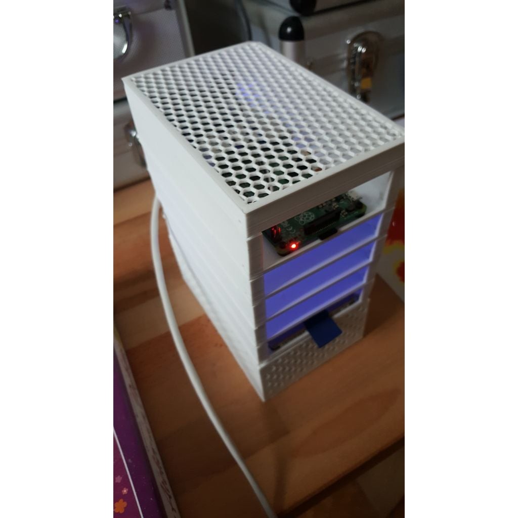 1-to-4 HDD Stackable Raspberry NAS with PSU v1 PET-G