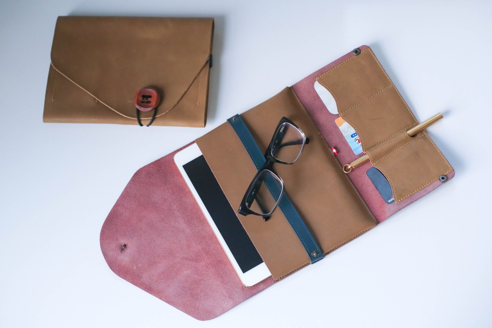 Leather Travel Essentials Portfolio - EDC Planner Organizer iPad Mini Case