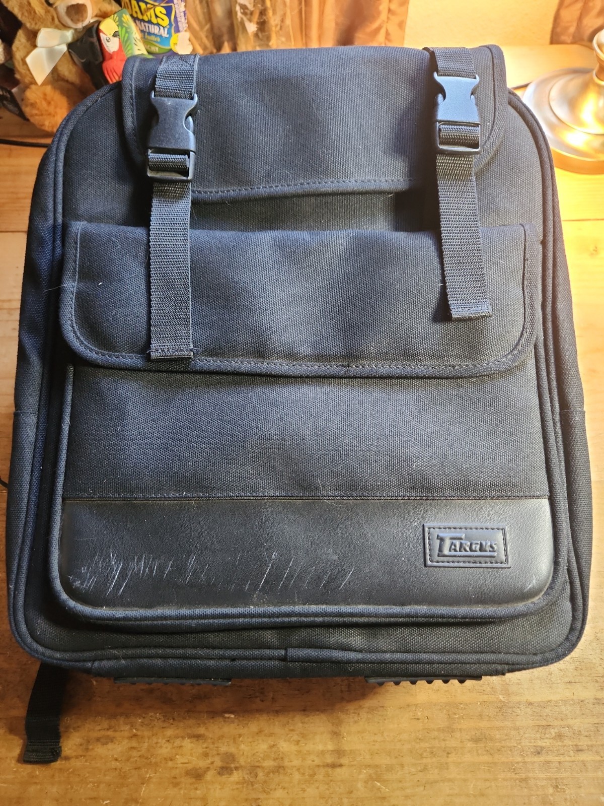 VTG Y2K Targus CCB1 Black Laptop Backpack with Anti-theft Flap And Waiststrap.