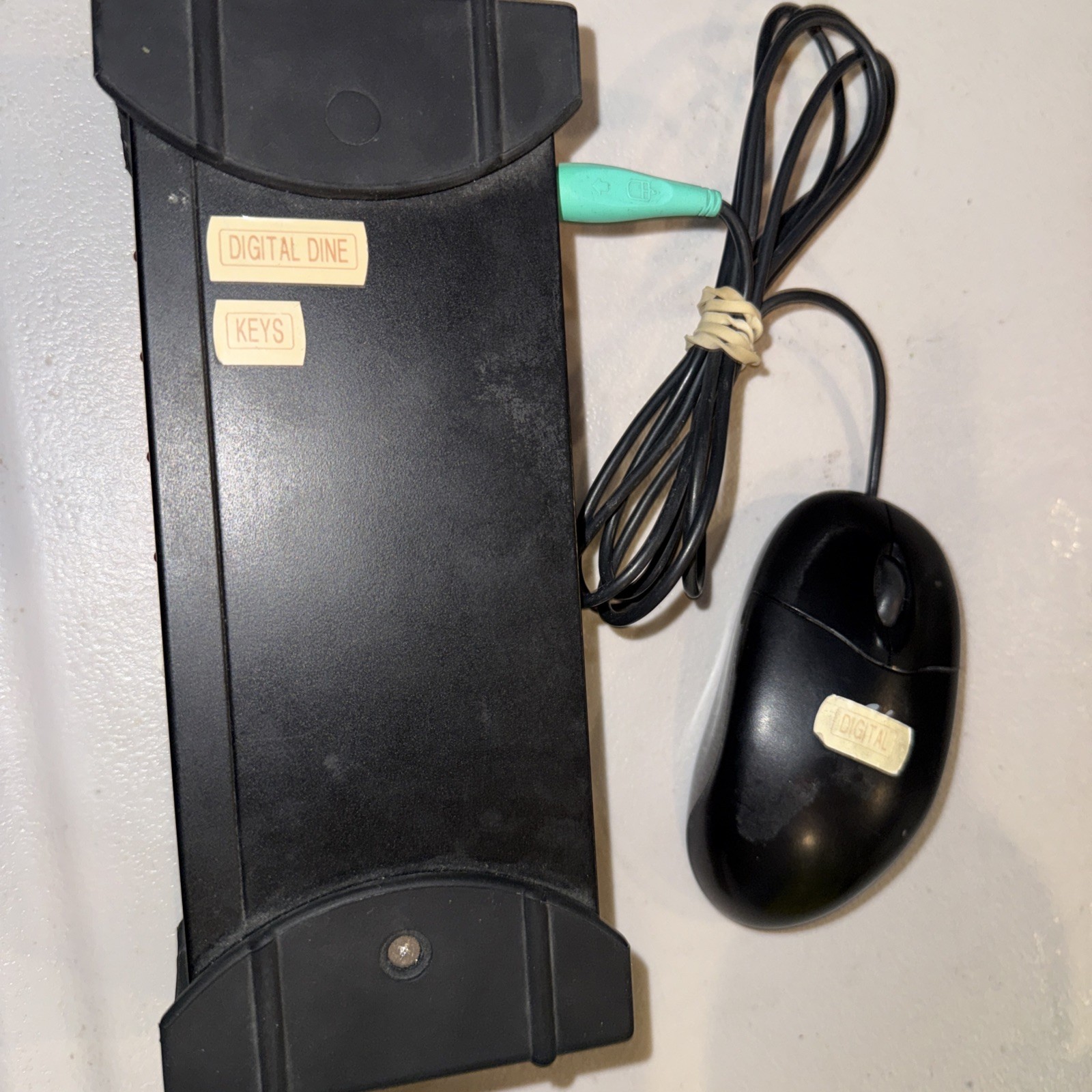 Cables To Go 4 Port USB 2.0 VGA KVM Model 35555