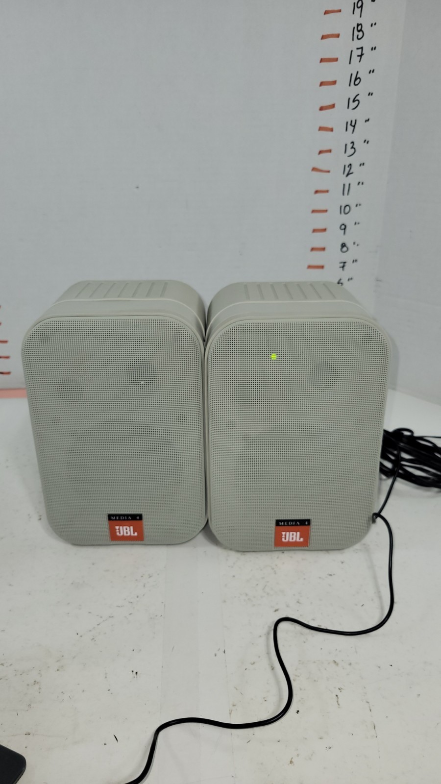 JBL Media 4 Multimedia Computer Speakers PC Desktop AUX Port Media4 DV-9319B