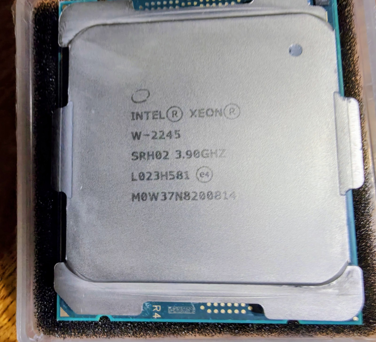 Intel Xeon W-2245 SRH02 3.90GHz 8-Core CPU LGA 2066 8MB/16.5MB