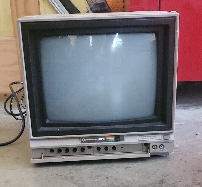 Vintage Commodore 1702 Monitor 1985 Gaming Tv Picture Works No Sound