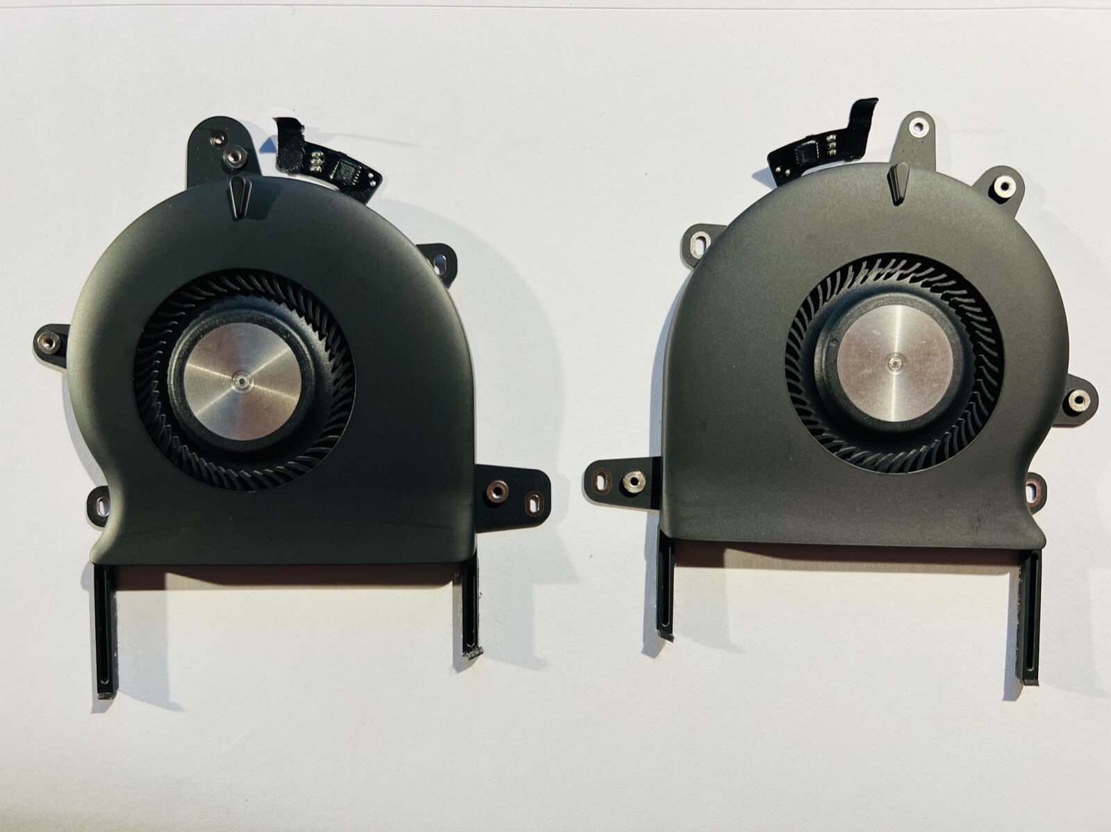 Macbook Pro 13" A1989 2018 speakers replacement  - New genuine apple part 