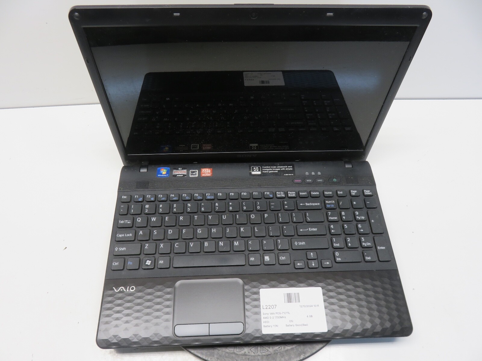 Sony Vaio PCG-71C11L AMD E-2 1700MHz 4 GB NO HDD No Batt