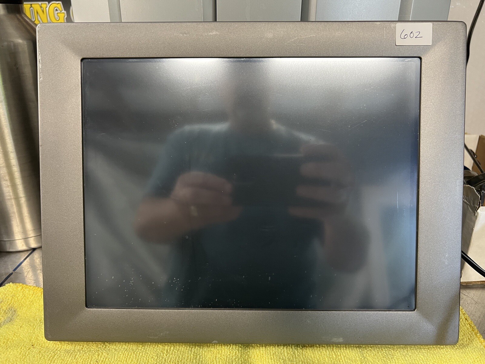 Advantech TPC-1260T Touch Panel Computer Windows XP Pro.