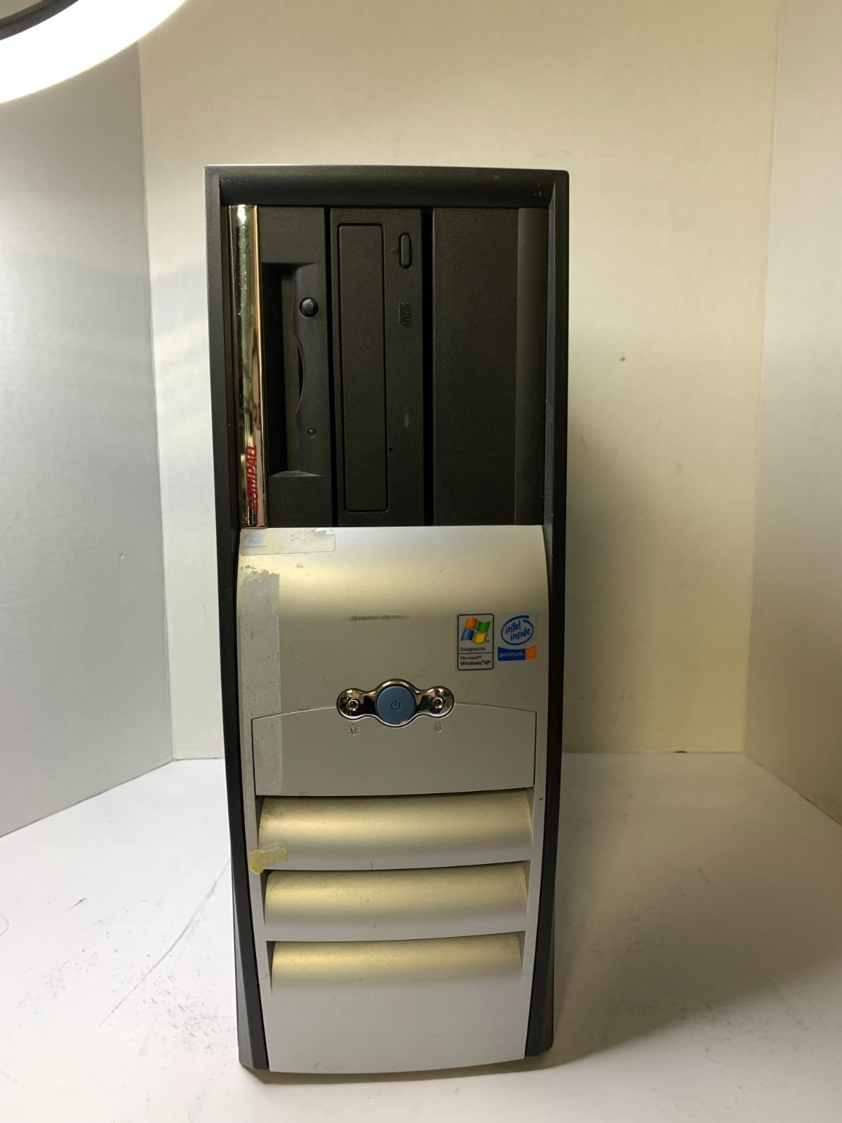 Compaq Evo D510 - Pentium 4 - 512MB DDR2 - NO HDD/NO SSD - NO OS