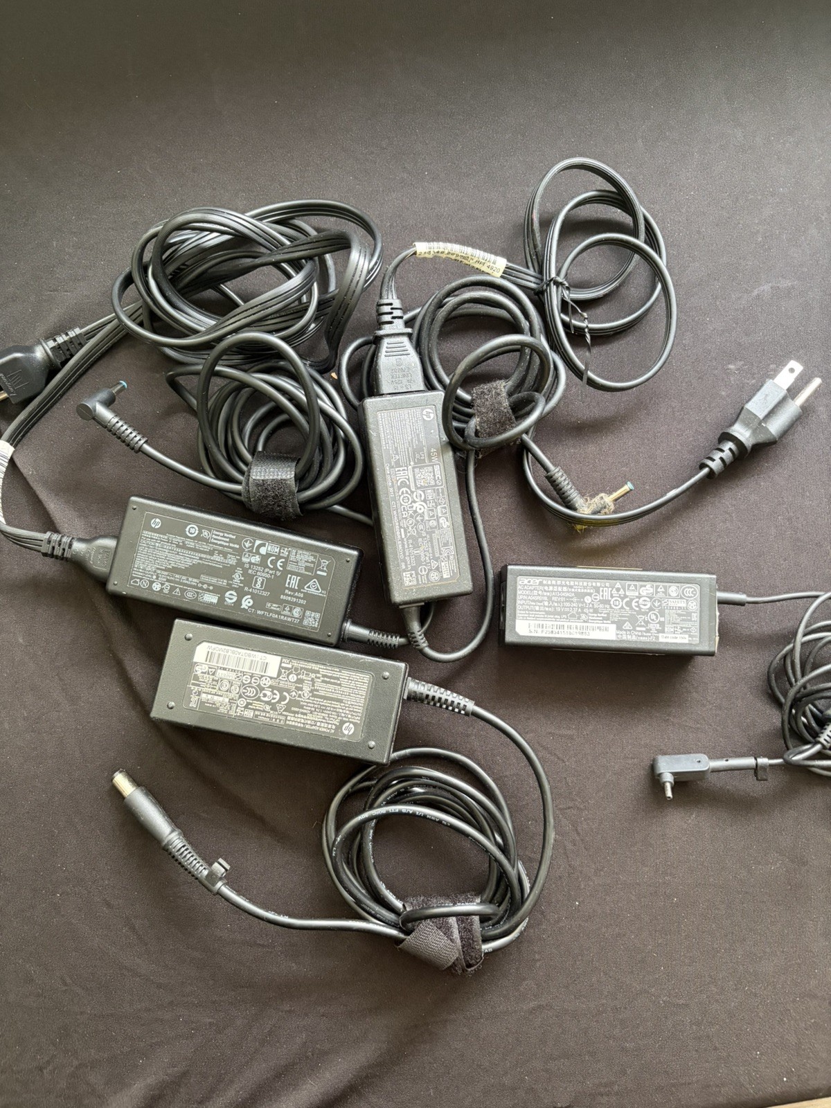 Random LOT OF 4 HP and Acer AC Adapter Laptop Power Supplies 