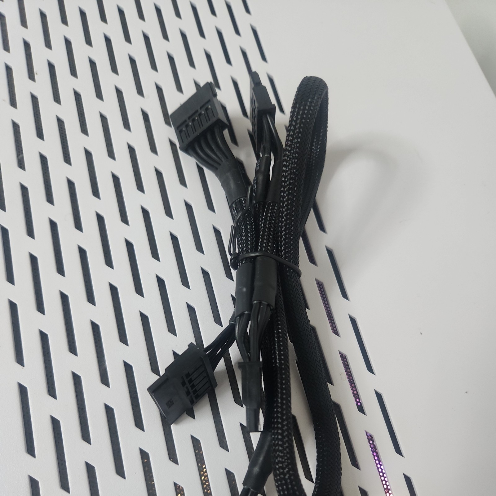 EVGA SuperNOVA 1600 T2  5 pin to 4X SATA DRIVER POWER cable,Braided