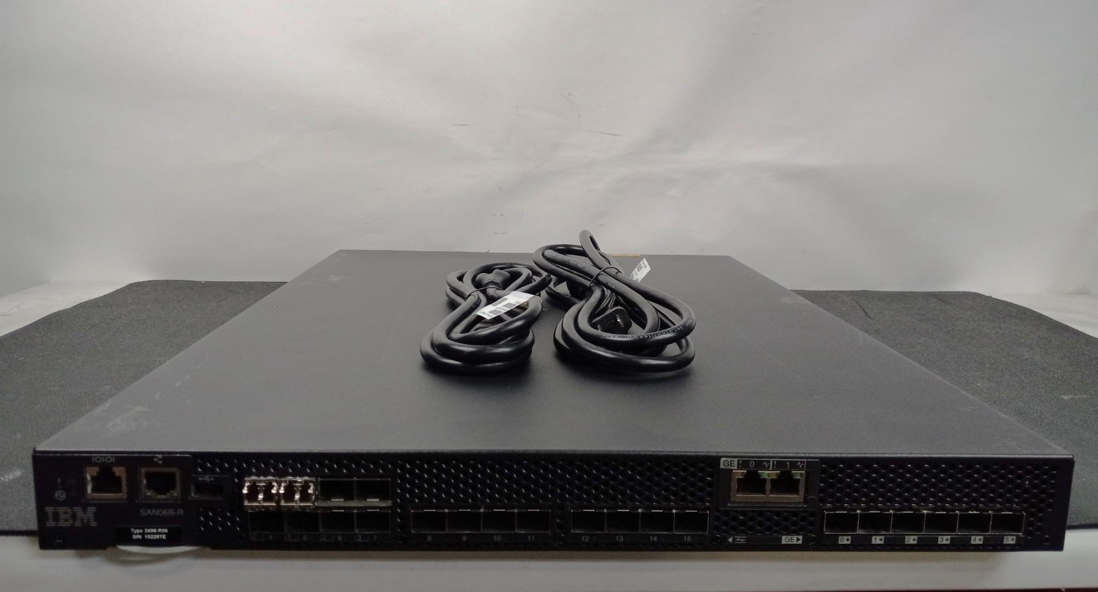 IBM 2498-R06 SAN06B-R 8Gbps FC SAN Extension Switch