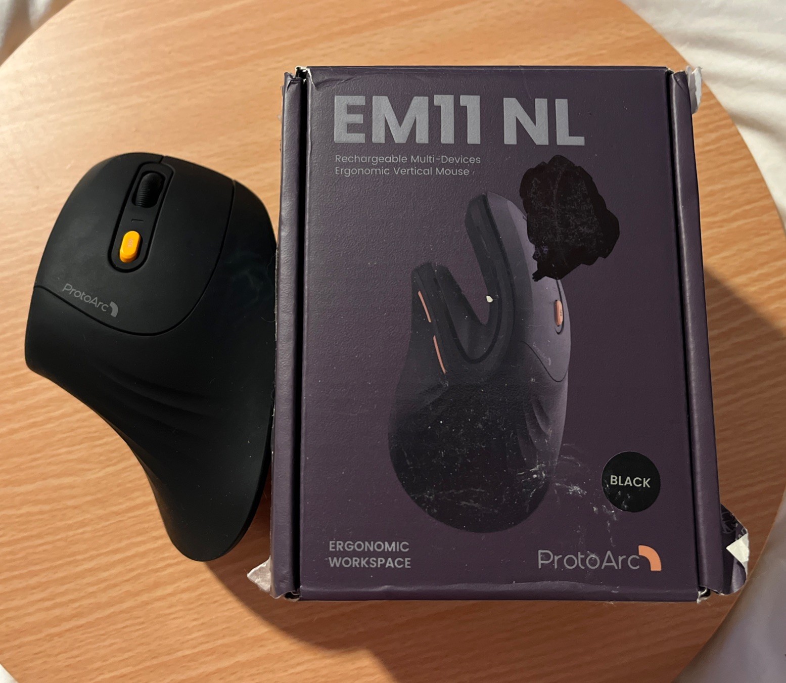 ProtoArc EM11 NL Rechargeable Multi-Device Ergonomic Vertical Mouse Black