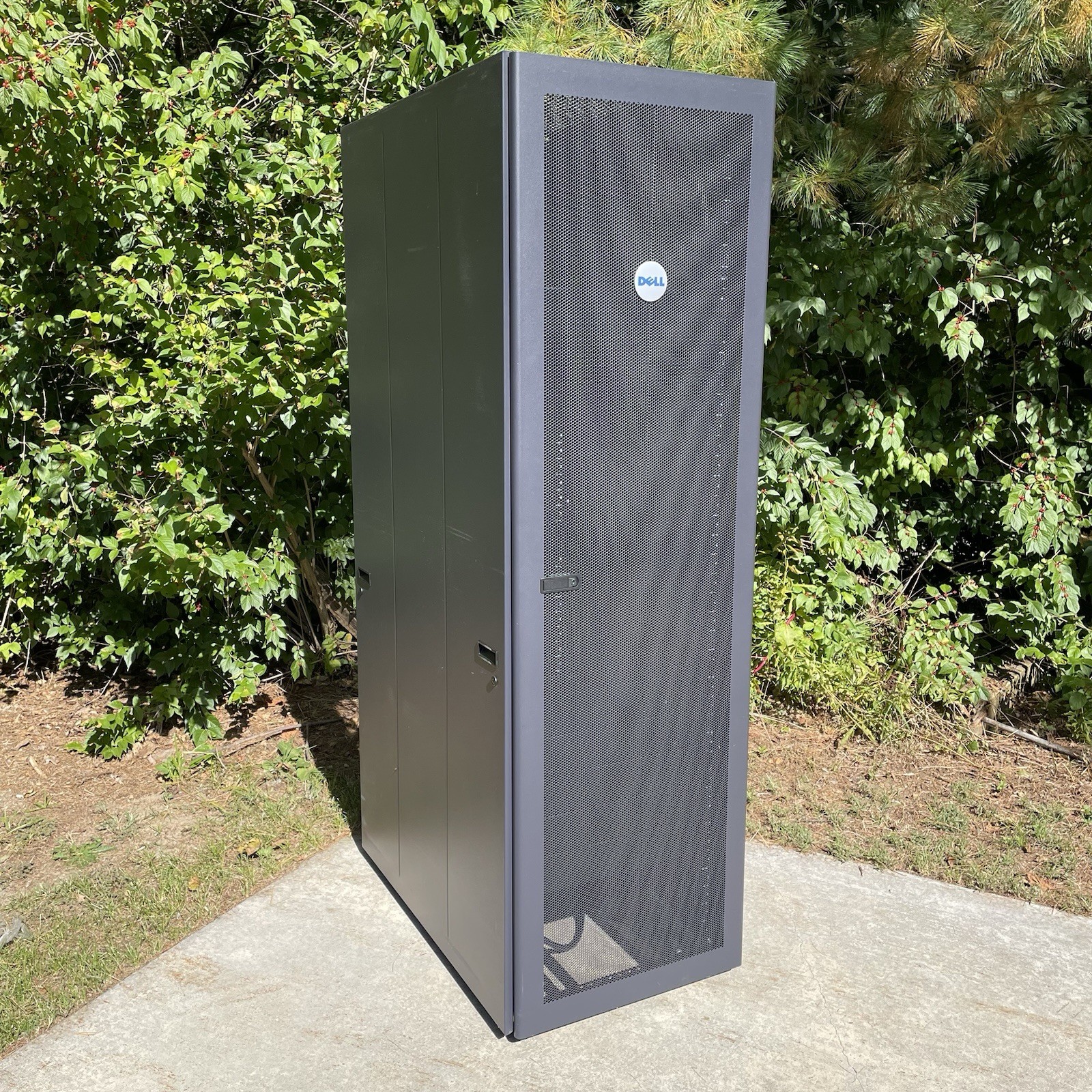 Dell PowerEdge 4210 42U Server Rack Cabinet 0GJ575 w/Sides & PDUs- No Back Panel