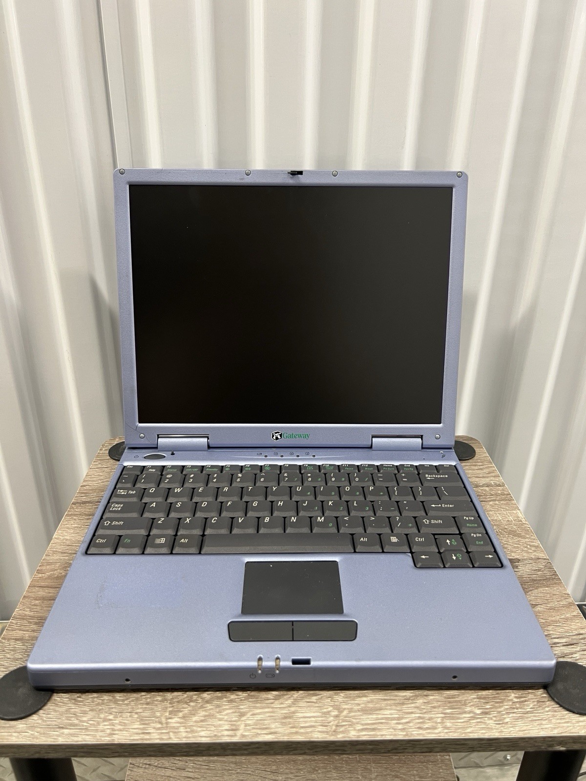 Vintage 2001 Gateway Solo 3350 Laptop Pentium