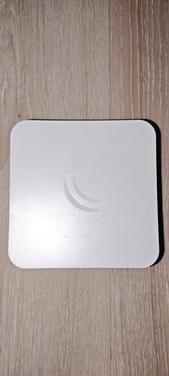 USED Mikrotik SXTsq Lite2 small-size 10dBi 2.4GHz dual chain integrated CPE
