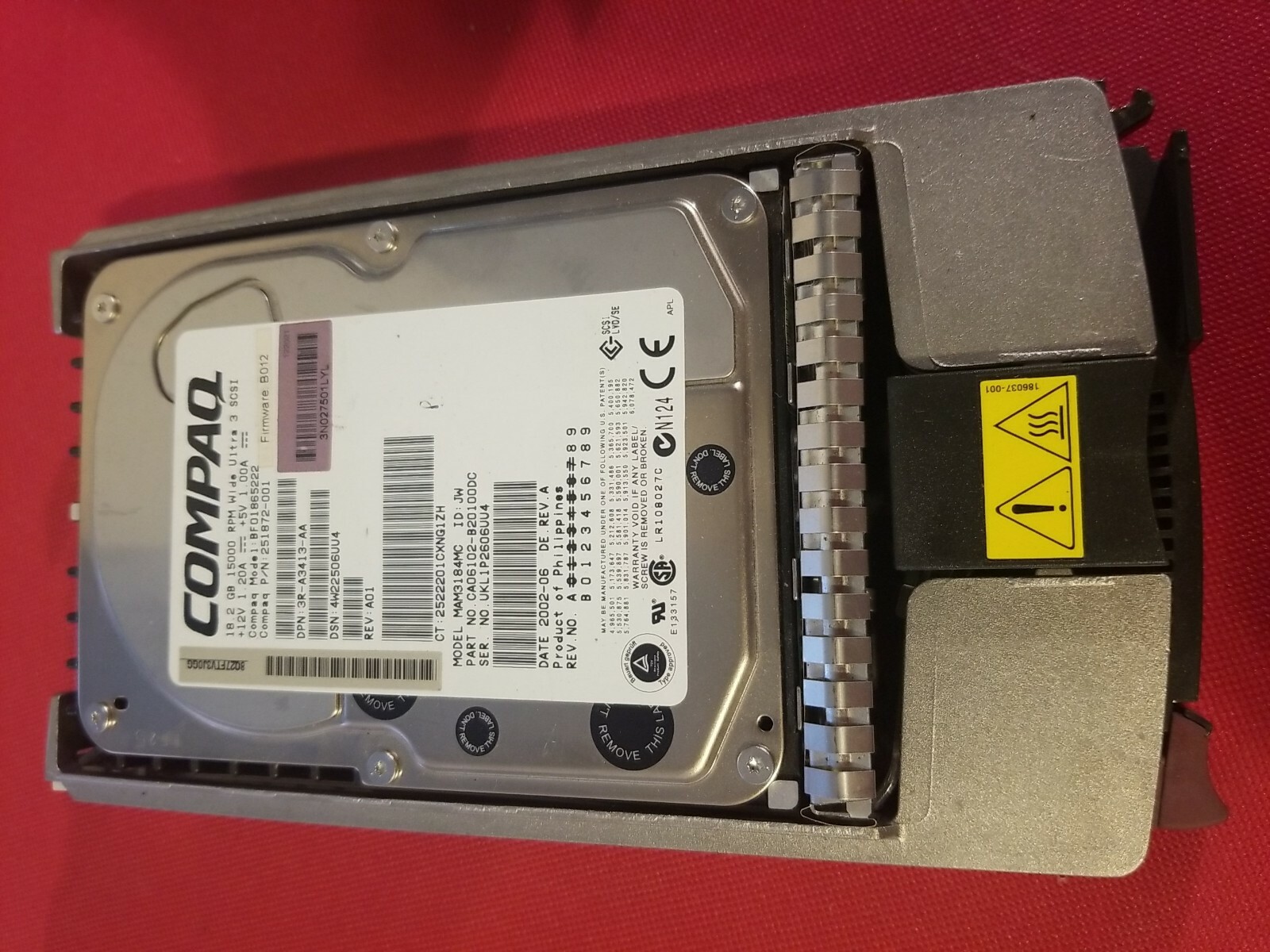 COMPAQ 18.2 GB 15K RPM wide ultra3 scsi server hard drive with caddy -251872-001